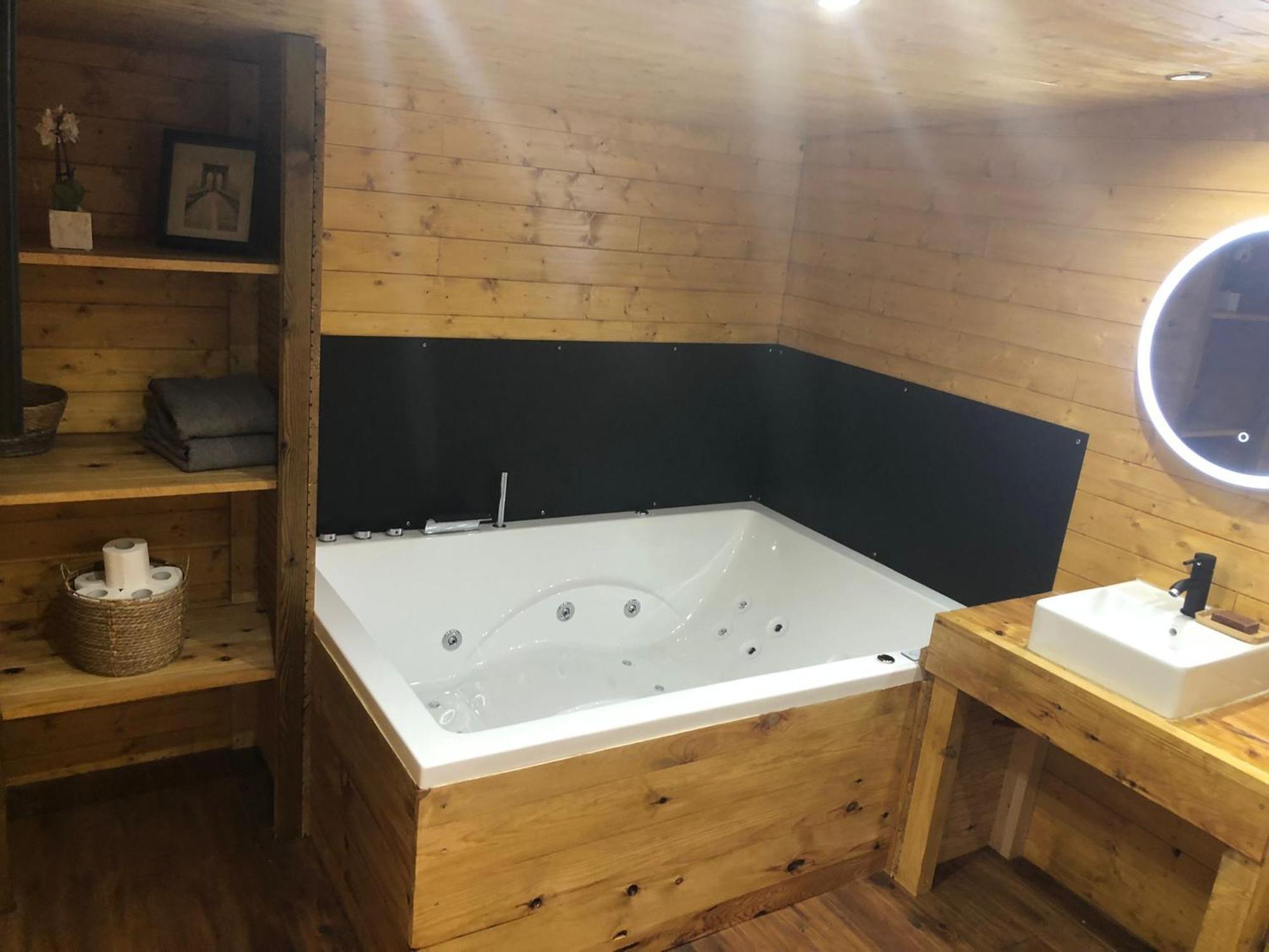 Chalet Mont Ventoux Et Chalet Vip Camaret-sur-Aigues Zimmer foto