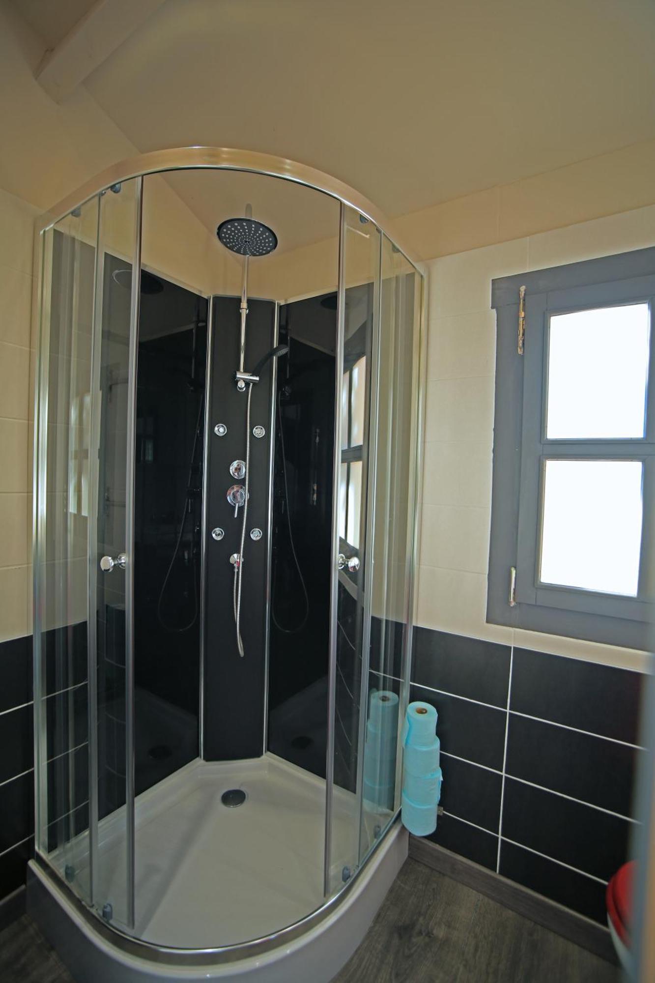 Chalet Mont Ventoux Et Chalet Vip Camaret-sur-Aigues Zimmer foto