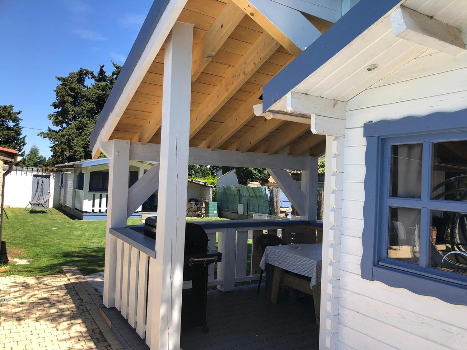 Chalet Mont Ventoux Et Chalet Vip Camaret-sur-Aigues Exterior foto